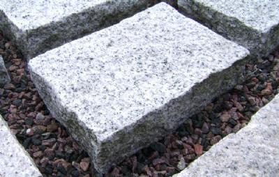 salg af 300 stk klosterhveder grå granit