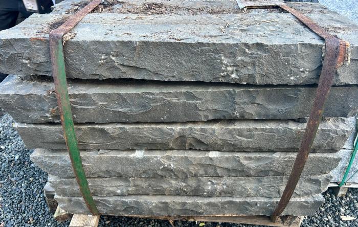 salg af 24 stk kantsten sort basalt