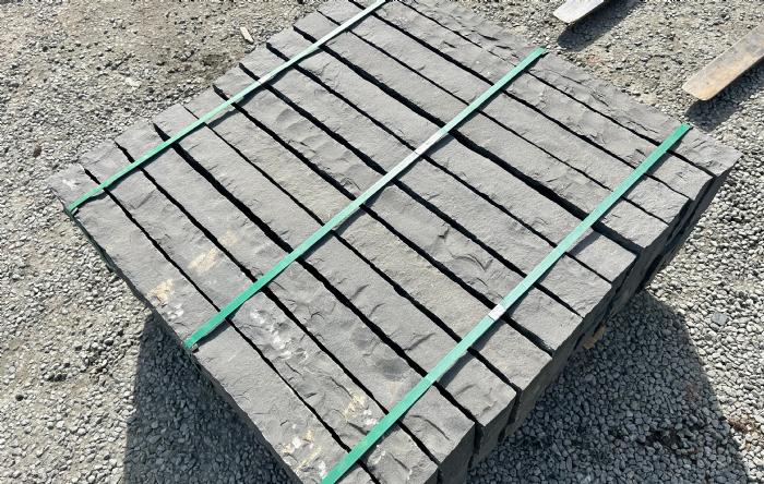 salg af Sort Basalt kantsten - 24 stk