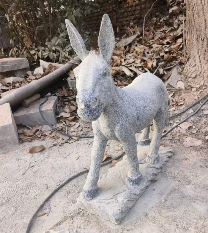 salg af Æsel gråsort granit