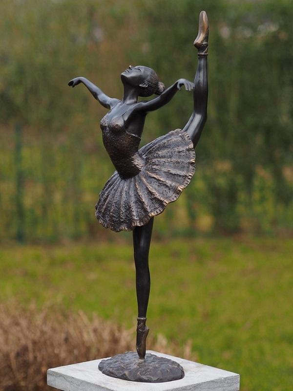 Køb Ballerina Bronzefigur - Bronze menneske figurer og