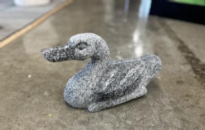 salg af And granit L20 cm - Gråsort lang hals