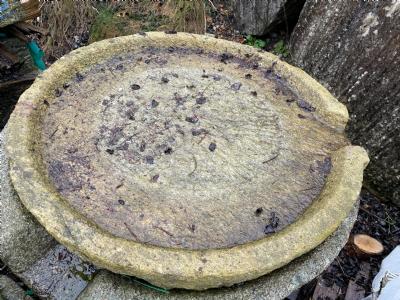 salg af Antik møllesten