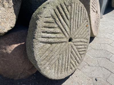 salg af Antik møllesten dia 50 cm