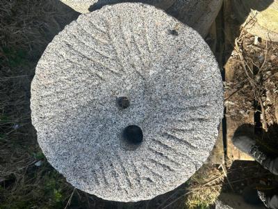 salg af Antik møllesten dia 50 cm