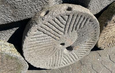 salg af Antik møllesten dia 50 cm