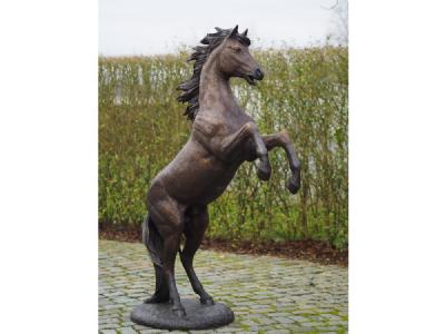 salg af Stejlende hest 183 cm