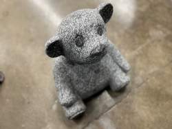 bamse gråsort granit