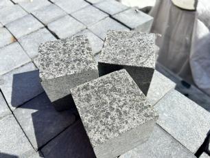 384 stk. basalt chaussesten