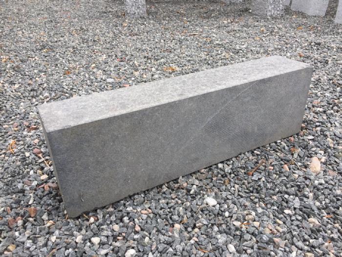 salg af Basalt fliser/kantsten - 20 stk