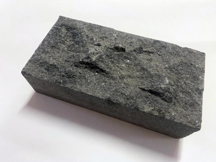 salg af Basalt klods - 25 stk 20x10x6 cm