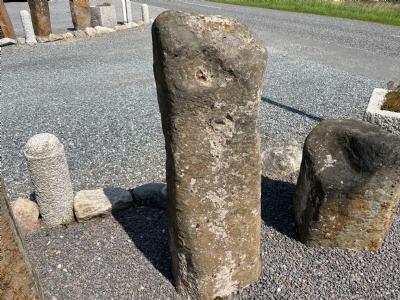 salg af Rustik Basalt Søjle - Lavasten