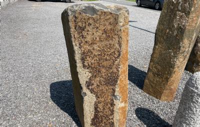 salg af Rustik Basalt Søjle - Lavasten