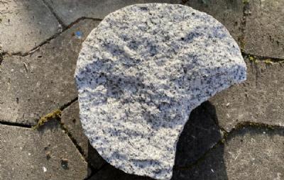 salg af 6 stk. bedsten lys grå granit