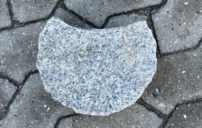 salg af 6 stk. bedsten lys grå granit