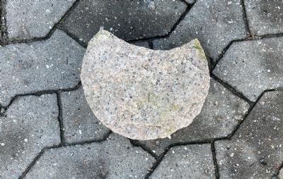 salg af 6 stk. bedsten rosa granit