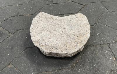 salg af 6 stk. bedsten gul granit