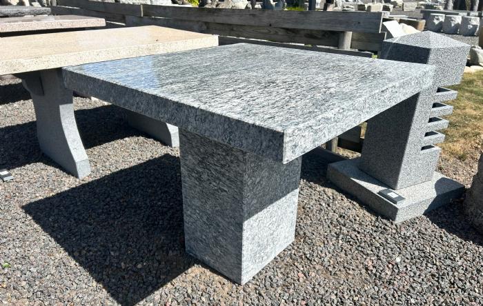 salg af Bord 4-kant grå granit
