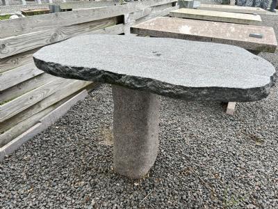 salg af Havebord med kløvede kanter