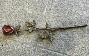 Bronze rose stor