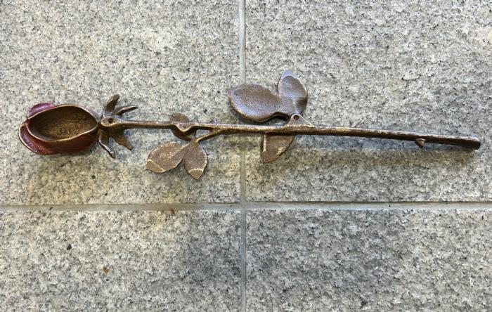 salg af Bronze rose stor