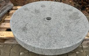 Brusebund blålig granit
