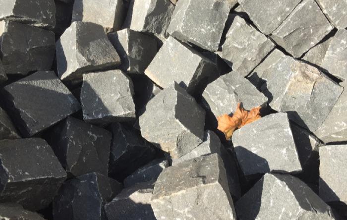 salg af Chaussésten sort basalt