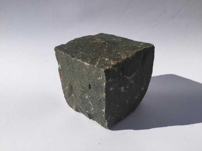 salg af Chaussésten i sort basalt