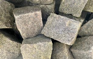 Chaussesten Bjarlöv kløvet granit