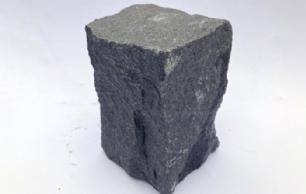 Chaussesten sort basalt
