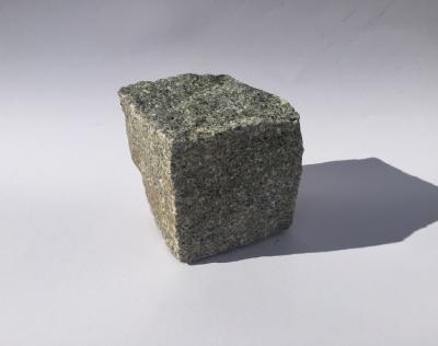 salg af Chaussesten i gråsort granit