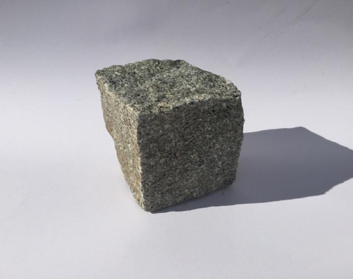 salg af Chaussesten i gråsort granit