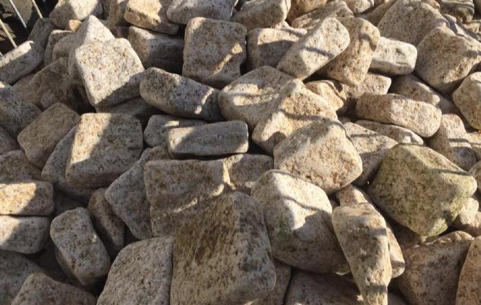 salg af Chaussesten gul tromlet granit