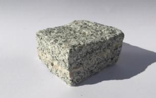 Chaussesten lys grå granit