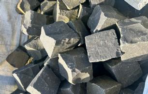Chaussesten sort basalt