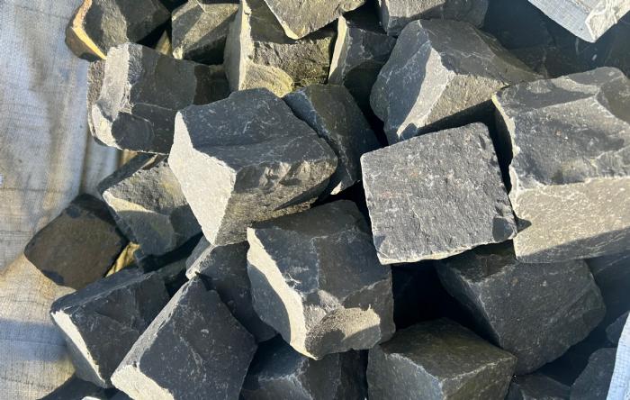salg af Chaussesten sort basalt