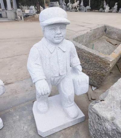 salg af Dreng grå granit