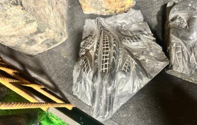 salg af Dyr i basalt blok