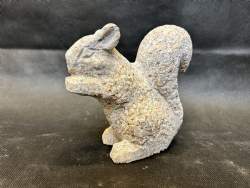 Granit egern i sten