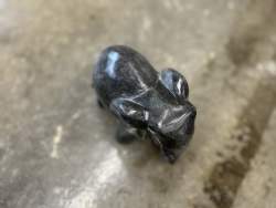 Sort sten elefant i marmor