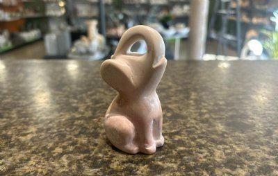 Fedtsten siddende elefant