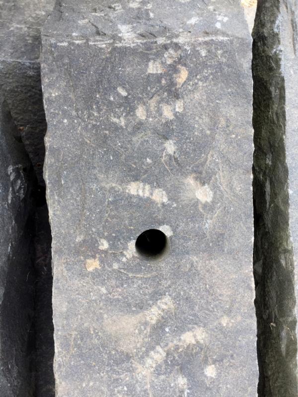 salg af Flagstangssokkel - Sort basalt