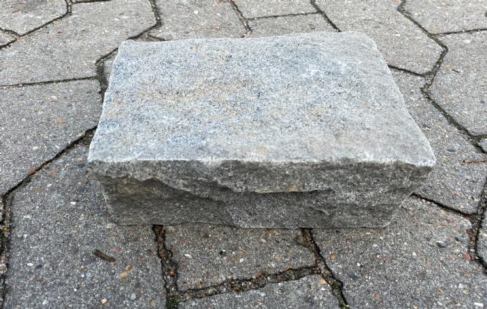 salg af Klosterhvede gråsort kløvet granit