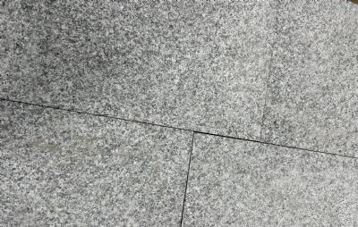 salg af Fliser grå granit TILBUD