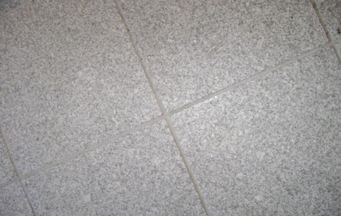 salg af Fliser lysgrå