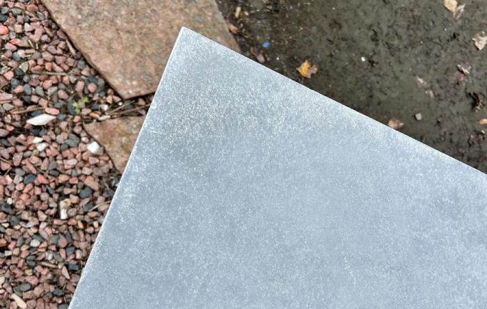 salg af 7,36 m2 fliser sort basalt
