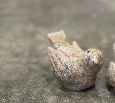 salg af Fugl gul granit L 15 cm