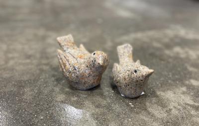 salg af Fugl i gul granit