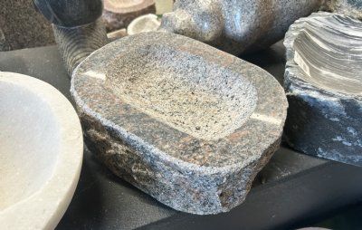 Fuglebad rødlig granit