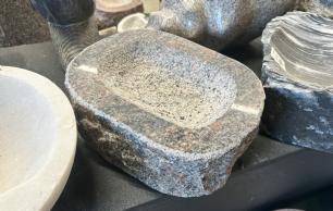 Fuglebad rødlig granit